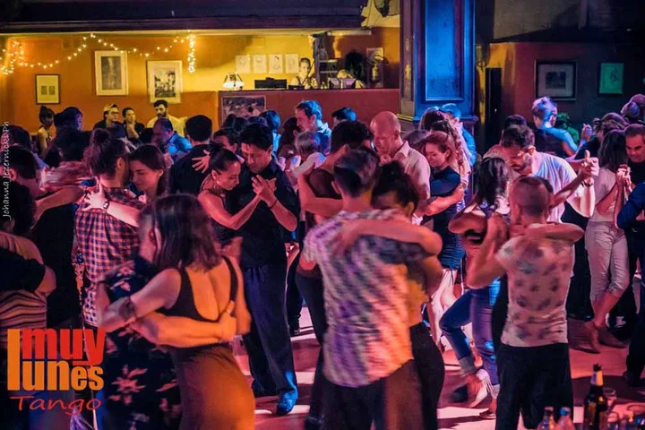 Muy Lunes Tango
