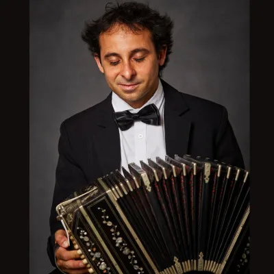Peke Dima presenta \"UNIVERSO BANDONEON\"