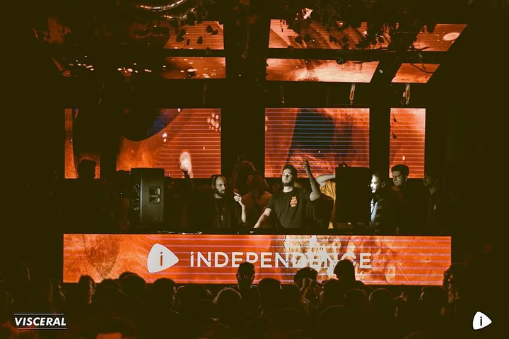 VISCERAL. Pura Actitud Clubber by Independence Music.