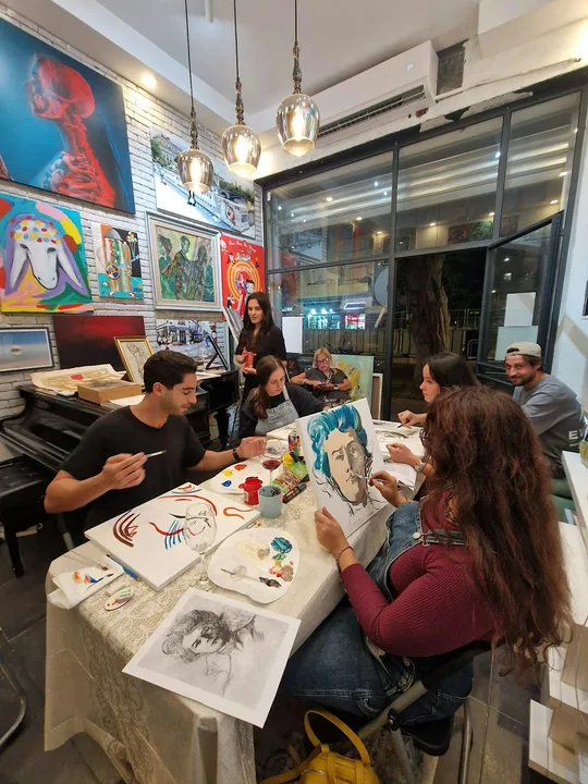 Paint and sip in a nice gallery of art